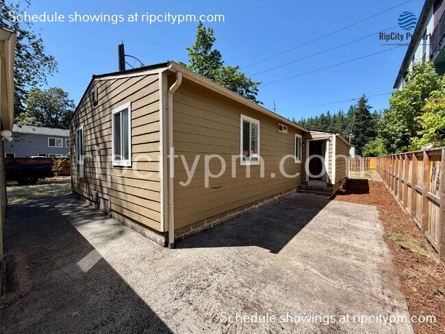 Building Photo - 17500 E Burnside St