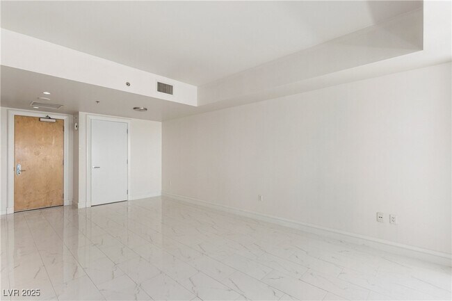 Building Photo - 2700 S Las Vegas Blvd