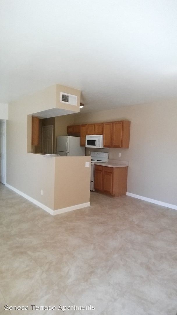 Building Photo - 2050 N Pantano Rd
