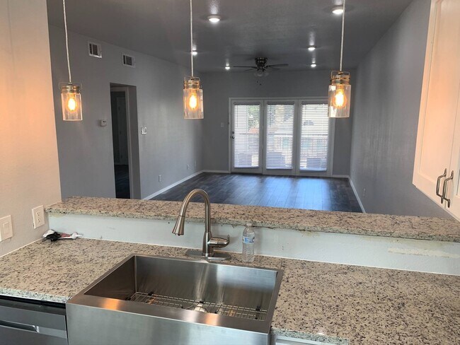 Kitchen - Westmount Place Apartments