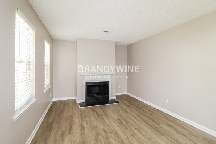Building Photo - 5867 Bellingrath Way