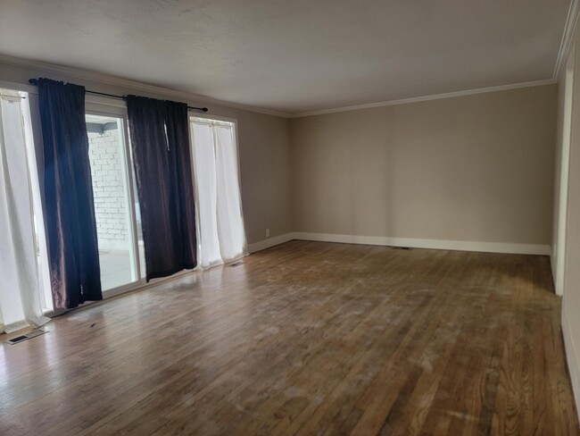 Building Photo - 8490 S 1330 E