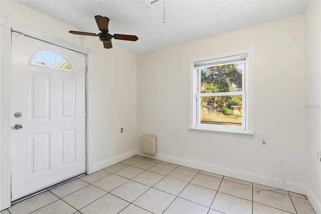 Building Photo - 502 Tweed Ave