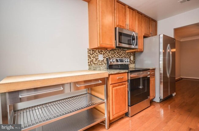 Building Photo - 9316 Jarrett Ct