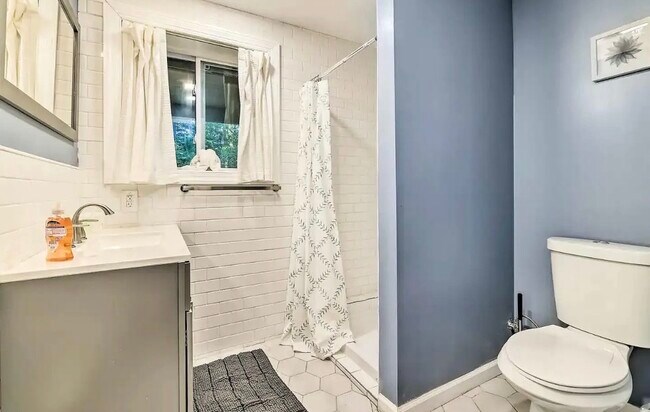 Building Photo - 19 Conservancy Ct