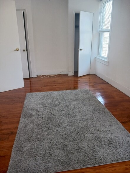 Building Photo - 39 Paterson St