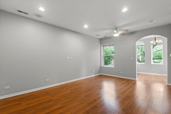 Building Photo - 7717 N Marshfield Ave