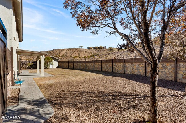 Building Photo - 1450 Senda Del Sol Ln