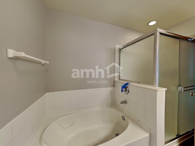 Building Photo - 39234 N Ogden Ln