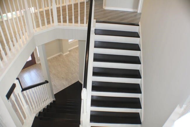 Building Photo - 2411 Rose Hollow Dr