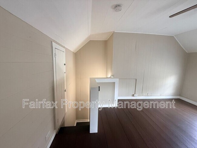 Building Photo - 919 Washington St