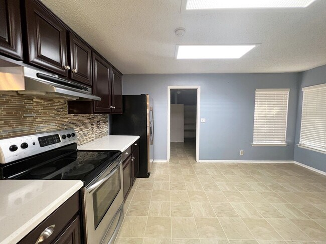 Building Photo - 7543 Prairie Lace