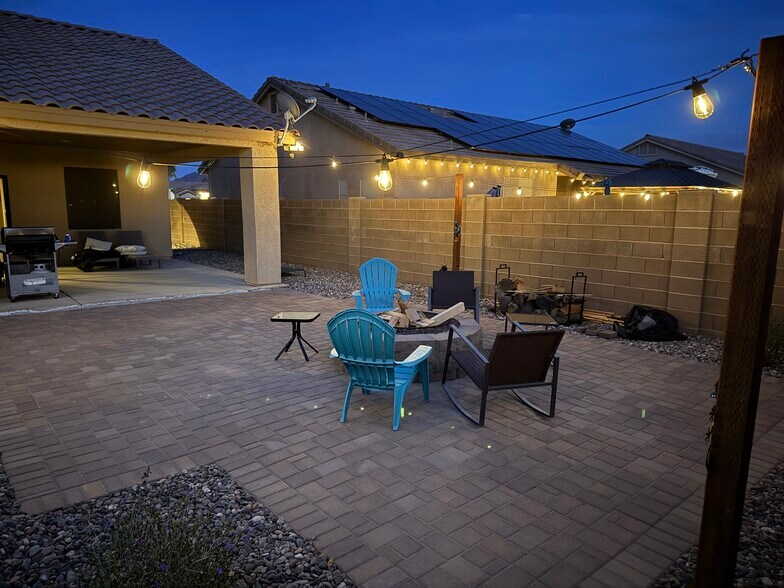 Building Photo - 11242 S Sally Dr