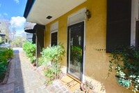 Building Photo - 24 Bee St