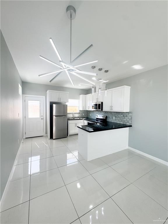 Building Photo - 12 San Andres