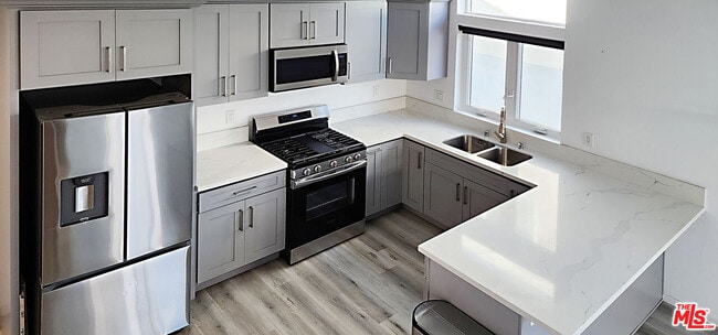 Building Photo - 1224 Alexandria Ave