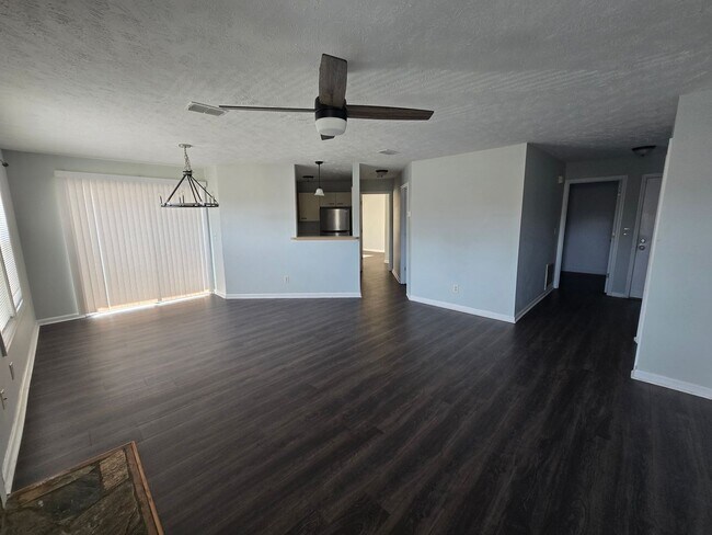 Building Photo - 979-7 Stewarts Creek ~ Stewarts Creek