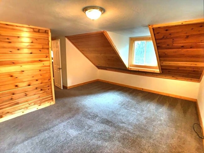 Building Photo - Adorable log cabin style home for rent near Hwy-50 and Safeway!