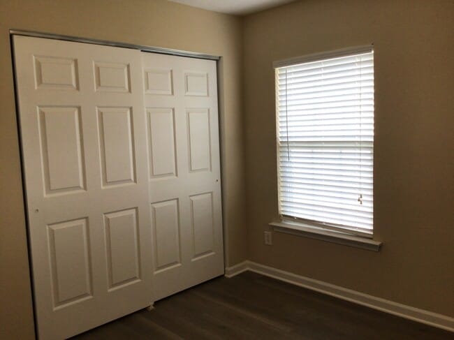 Building Photo - 3104 Olustee Dr