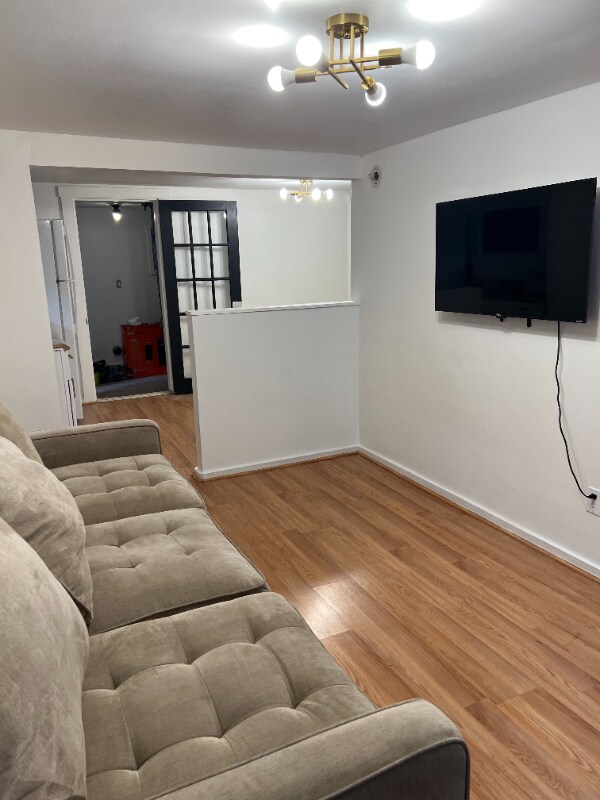 Building Photo - 501 Main St