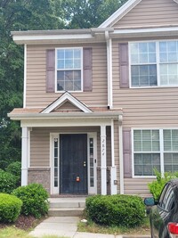 Building Photo - Spacious 3 Bedroom Townhome