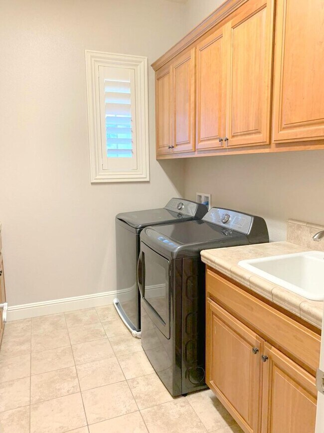 Building Photo - NEW PRICE ! Luxurious & Sought After Home In The Bucolic Hills Of Gated Norris Canyon Estates !