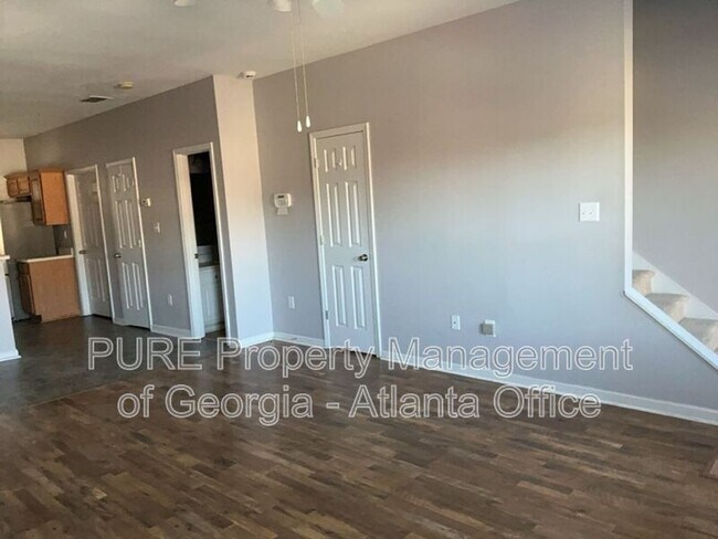 Building Photo - 4210 Oakwood Rd