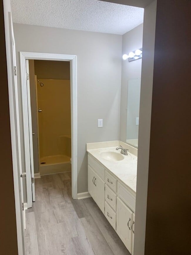 Building Photo - Renovated 3 Bedroom 2 Bath Home for Rent!!