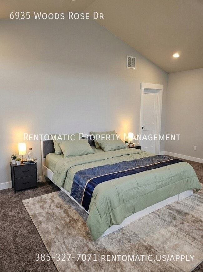 Building Photo - 6935 Woods Rose Dr