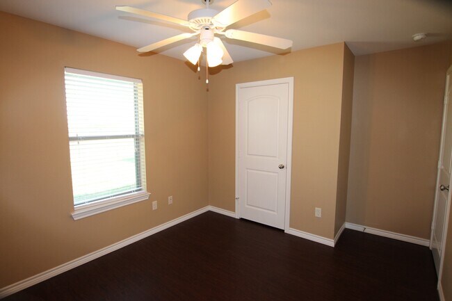 Building Photo - 19391 King Ranch Dr
