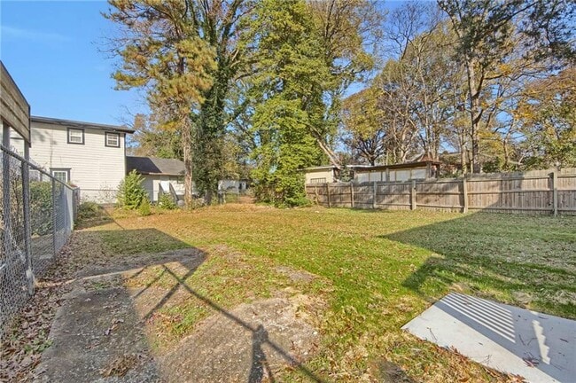 Building Photo - 1129 Larosa Terrace SW