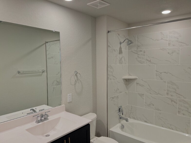 Building Photo - 14627 Sweet Clover