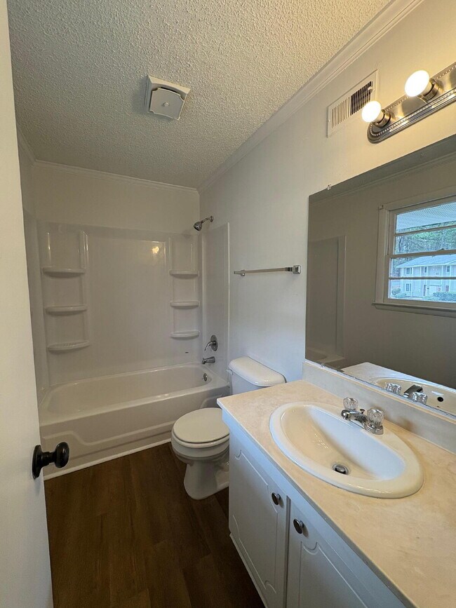 Building Photo - 571 Winding Creek Rd