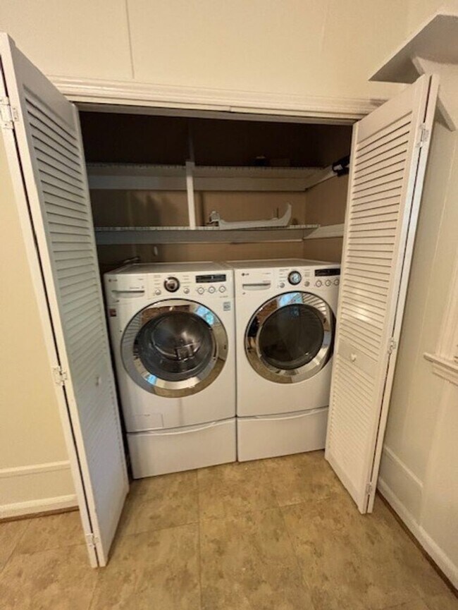 Building Photo - Cape Story by the Sea