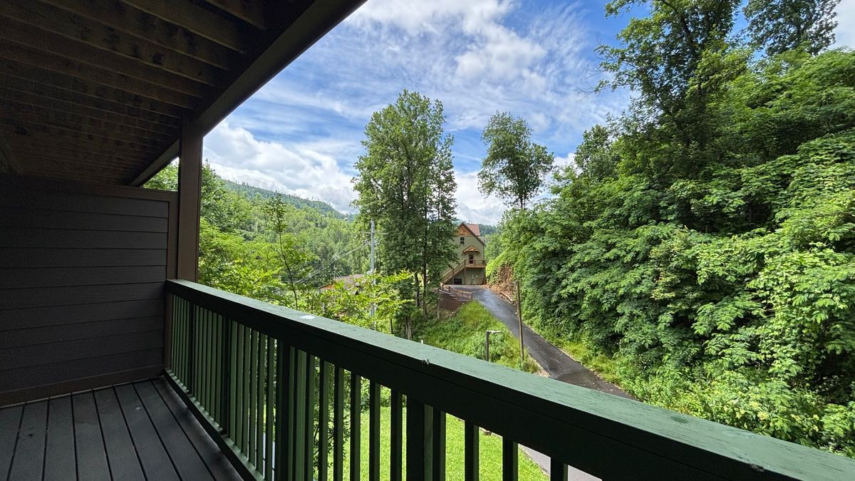 Building Photo - 128 Village Dr