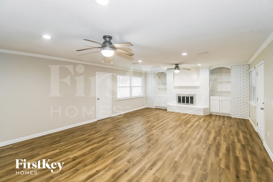 Building Photo - 3254 Remler Dr S