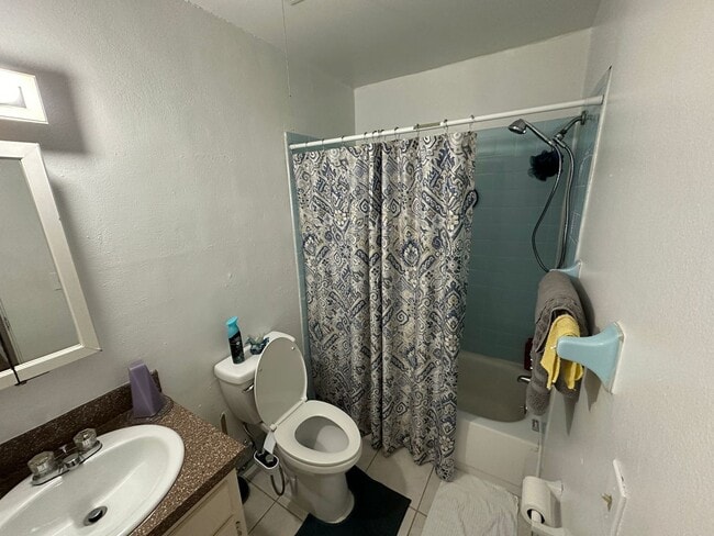 Building Photo - Green Tee - # 317