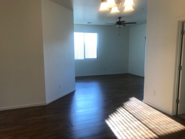 Building Photo - 1635 Entrada Dr