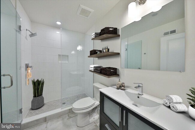 Building Photo - 2608 Braddock St