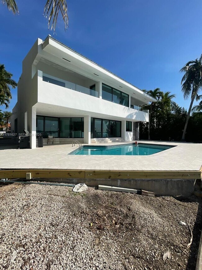 Building Photo - 7720 Miami View Dr