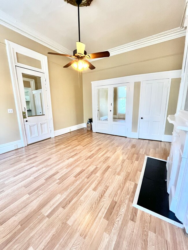 Interior Photo - 1128 S. 3rd