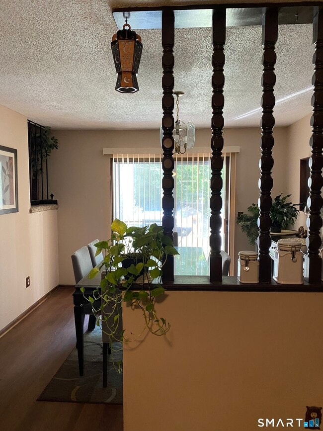 Building Photo - 630 Longfellow Dr