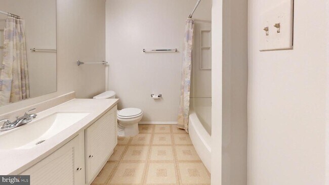 Building Photo - 7801 Fairborn Ct