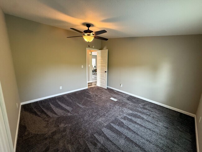 Building Photo - 5693 US-40