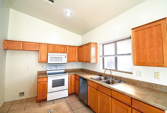 Building Photo - 9201 W Elwood St