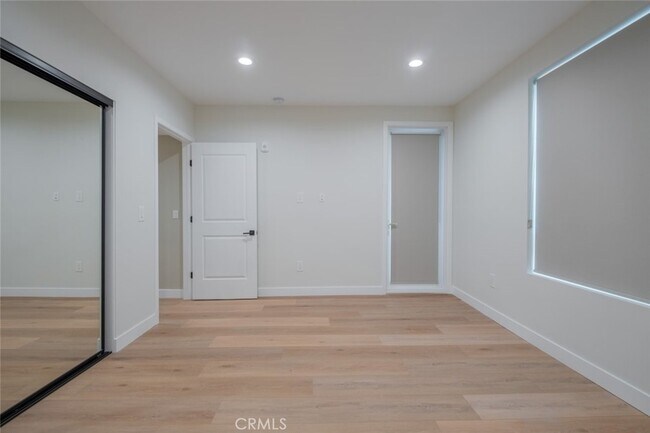 Building Photo - 10218 Fernglen Ave