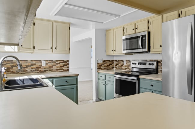 Building Photo - 342 S Palisade Dr