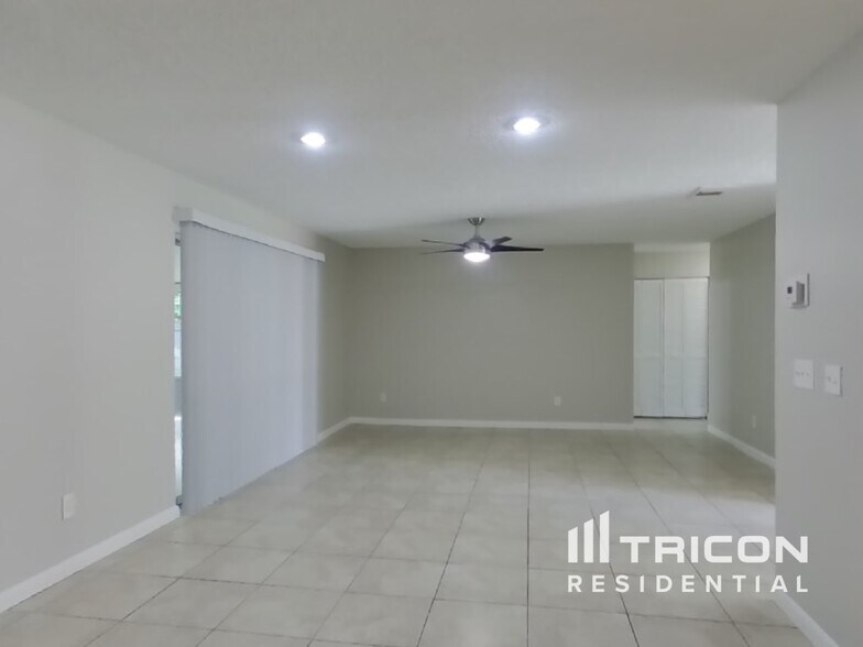 Building Photo - 12537 Indiana Woods Ln