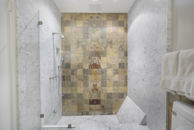 Primary Bathroom - 1522 Forest Knoll Dr