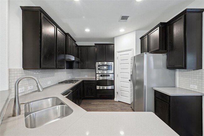 Building Photo - 503 S Meadowlark St